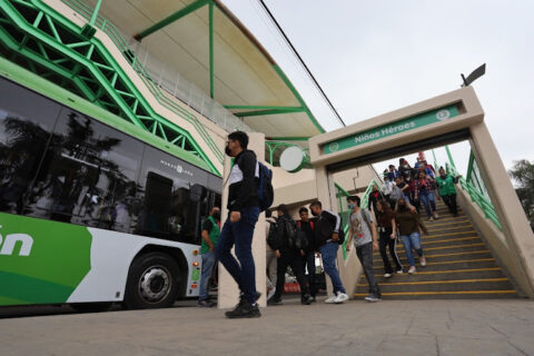 Empresarios de Nuevo León exigen explicación por alza en transporte