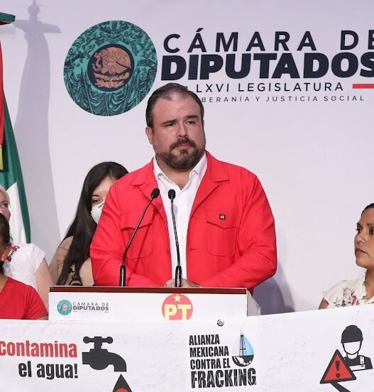Adrián Naveda propone prohibir fracking en la Constitución