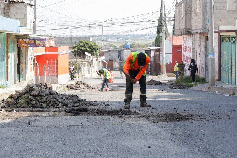 Pepe Chedraui inicia bacheo en Barranca Honda para mejorar vialidad
