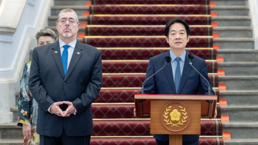 Taiwán y Guatemala firman alianza en semiconductores y tecnología