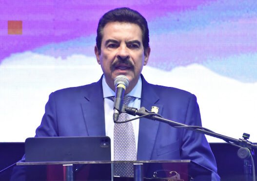 Reyes Villa pide licencia como alcalde para postularse a presidencia
