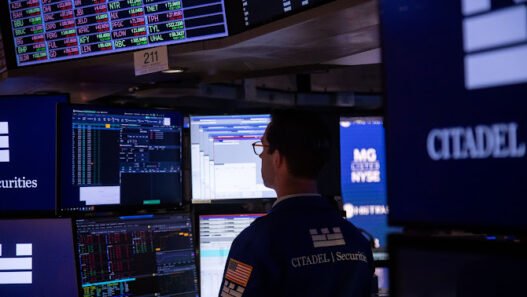 Nvidia crece, Azul se reestructura y el dólar se estabiliza
