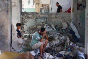 Escritores francófonos, incluidos Nobel, acusan genocidio en Gaza
