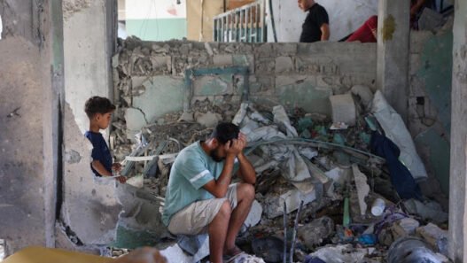 Escritores francófonos, incluidos Nobel, acusan genocidio en Gaza